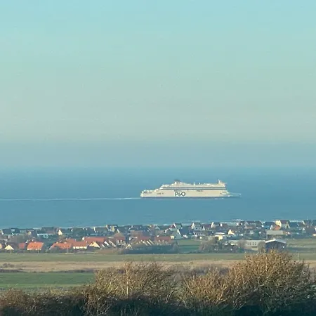 Au Pied Du Cap, Les Pieds Dans L'eau