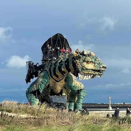 Au Pied Du Cap, Les Pieds Dans L'eau